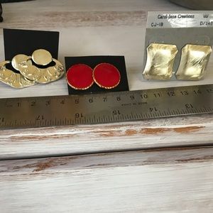 ♥️Vintage Earrings Goldtone pierced!